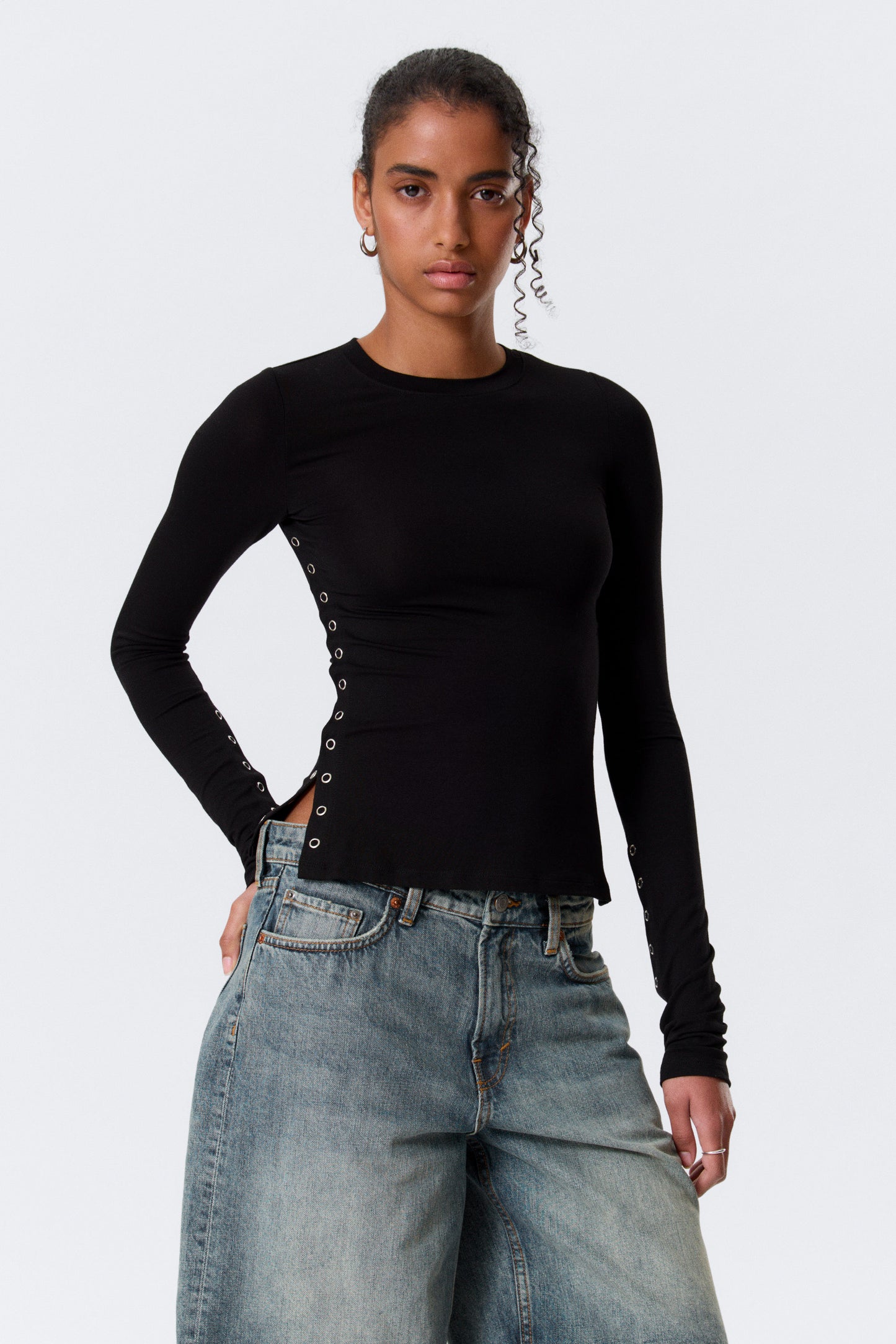 Slim-Fit-Top mit langen Ärmeln und Druckknöpfen