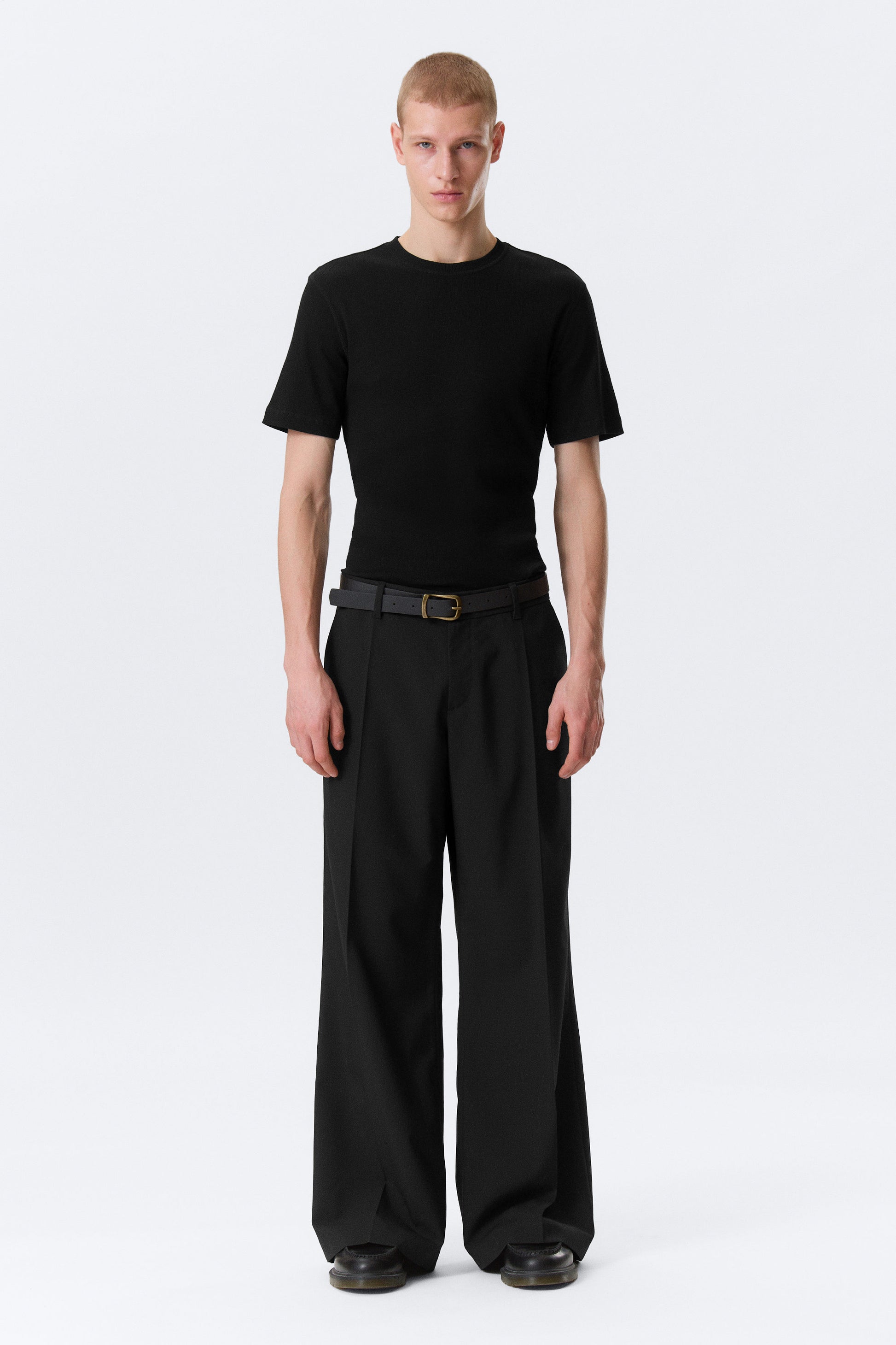 Moe - Lockere Low-Waist-Anzughose mit Bootcut-Bein